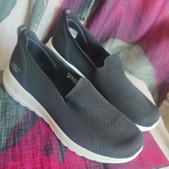 Skechers Shoes - Skechers Air-cooled Goga Mat Black Slip-ons Size 8